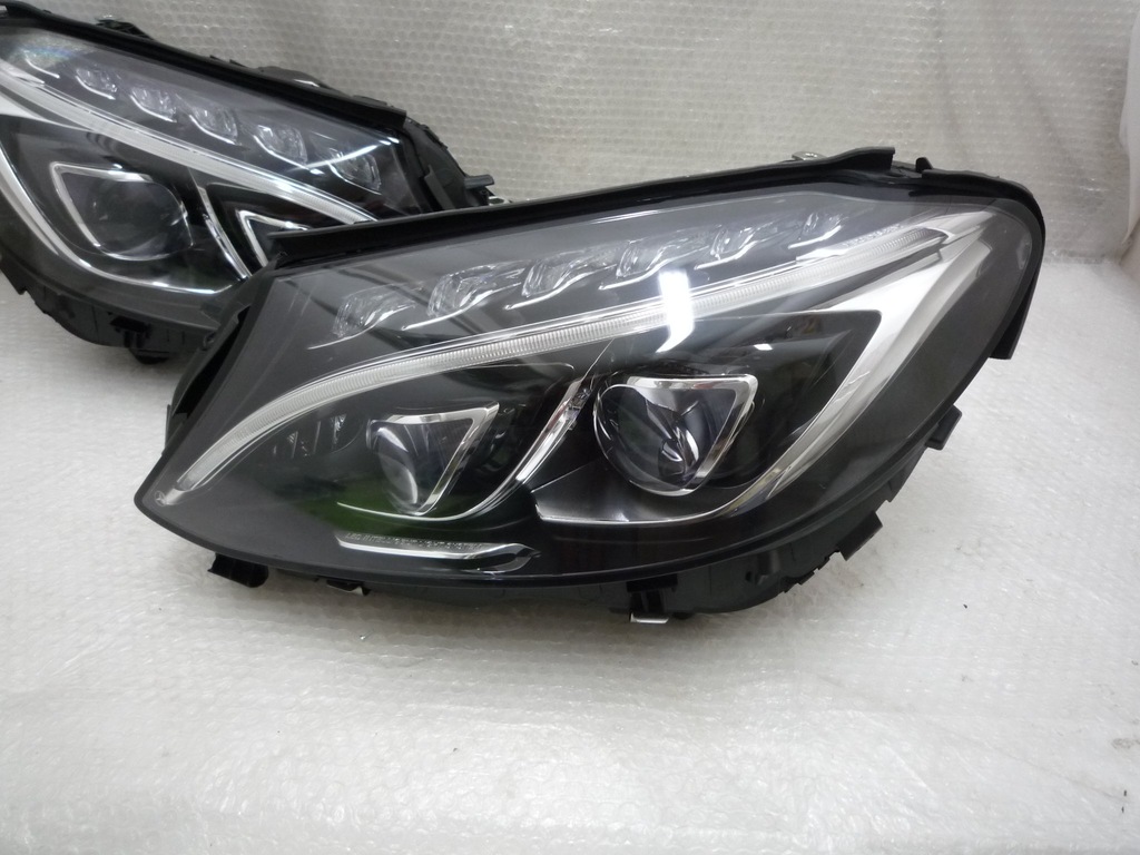 Mercedes C-Klasse W205 Voll-LED-Leuchten links rechts Product image