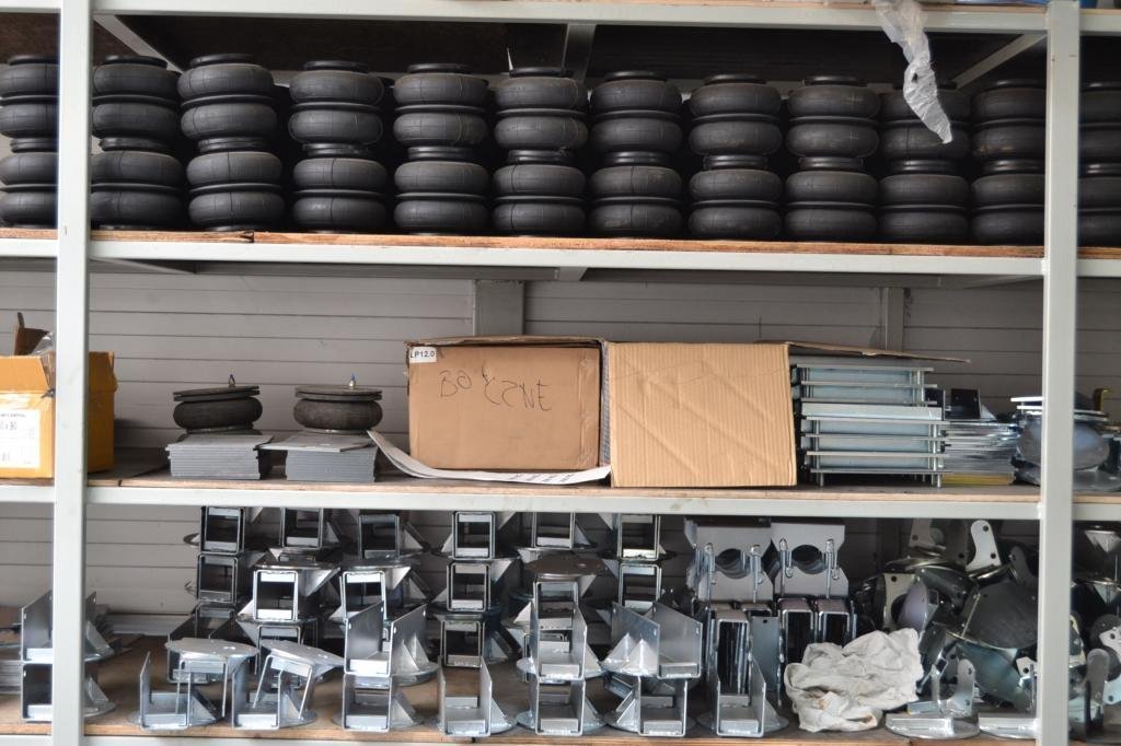 IVECO DAILY LUFTKISSEN MIT KOMPRESSOR Product image