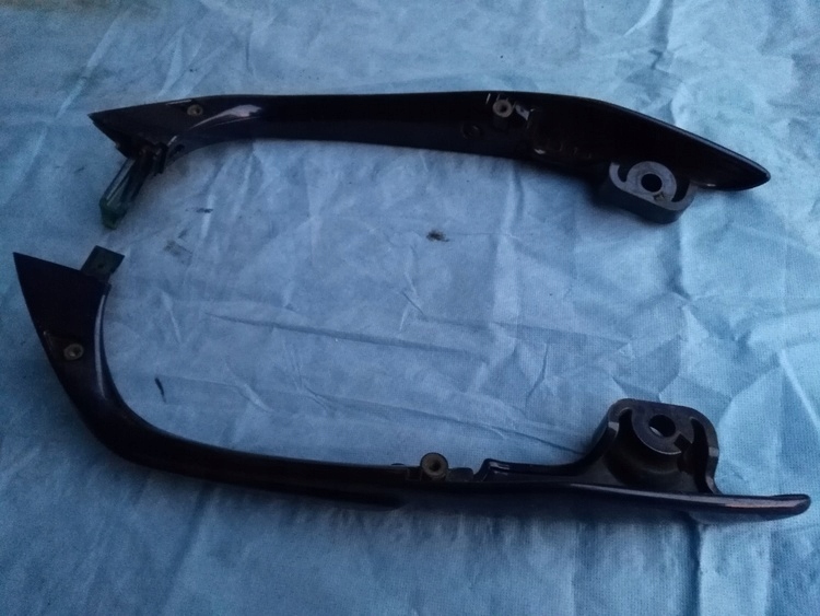Griff für Suzuki Burgman 400 K2, Beifahrergriff links/rechts Product image