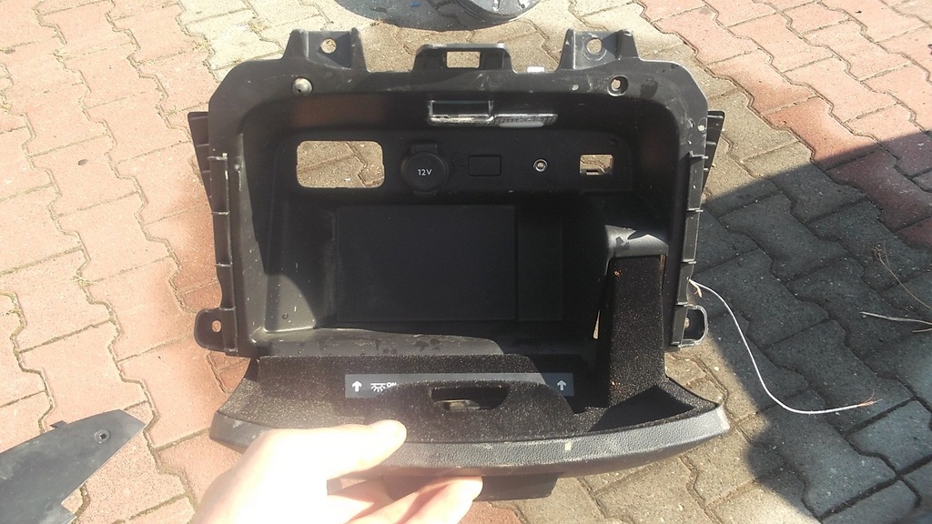 ZENTRALES HANDSCHUHFACH CITROEN C4 PICASSO II 13r- Product image