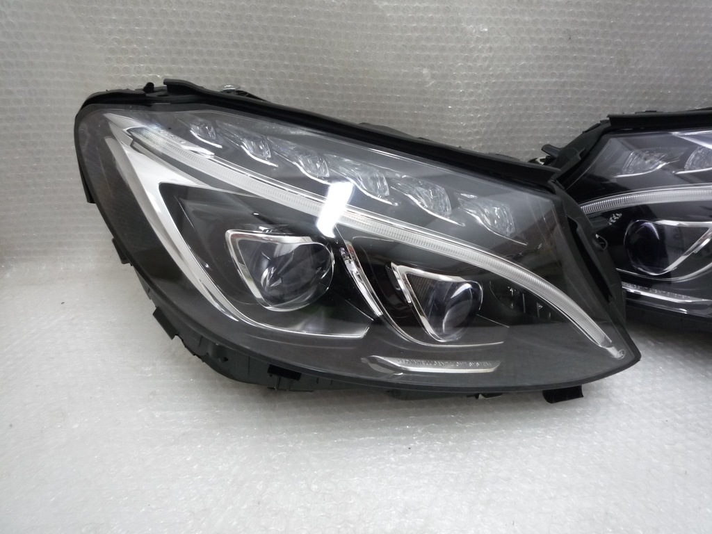 Mercedes C-Klasse W205 Voll-LED-Leuchten links rechts Product image