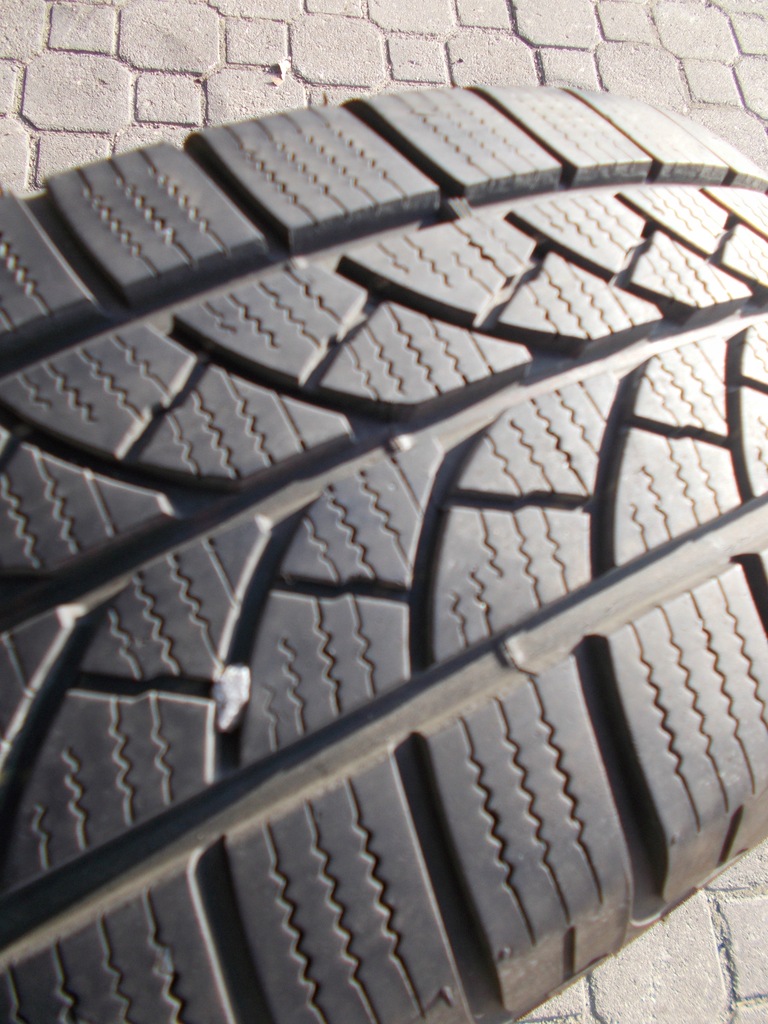 1 Stück BRIDGESTONE Blizzak LM-18C 215/65/16 C 7,8 mm Product image