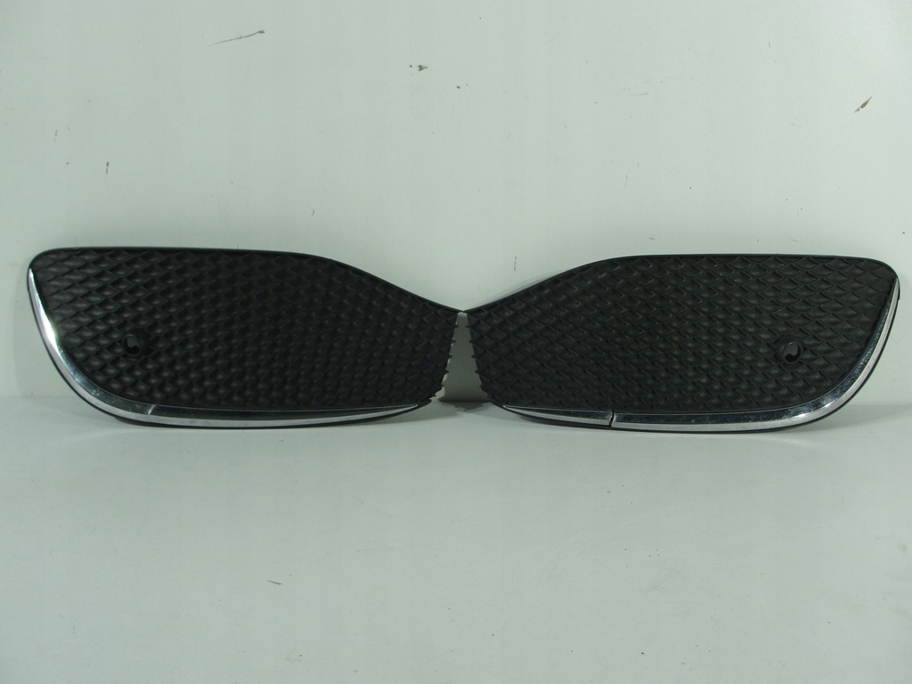 KÜHLERGRILL RECHTS MERCEDES W213 E A2138850822 Product image