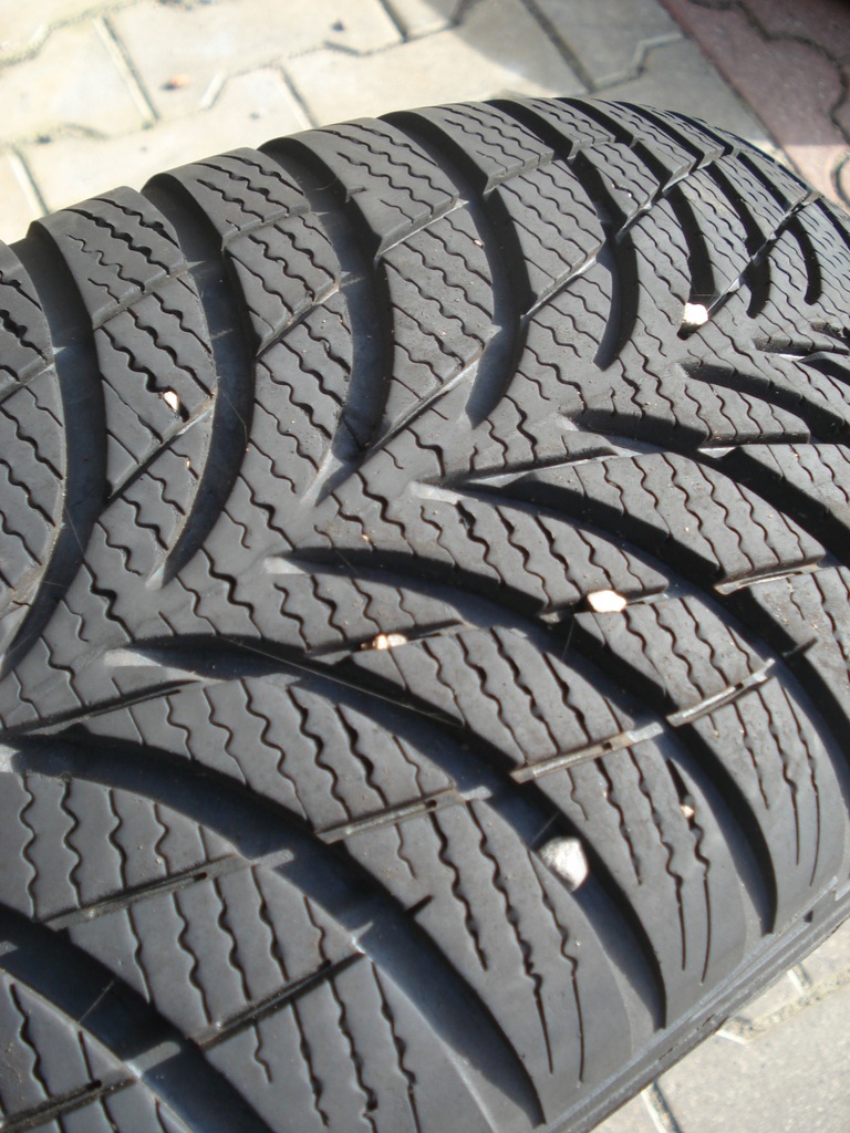 1 Stück GOOD YEAR Ultra Grip 7+ 195/60/16 C 6,8 mm Product image