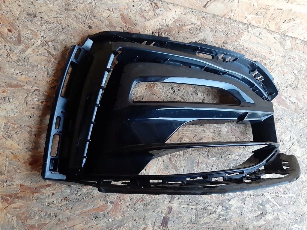 KÜHLERGRILL VORNE RECHTS BMW F40 7459718 Product image