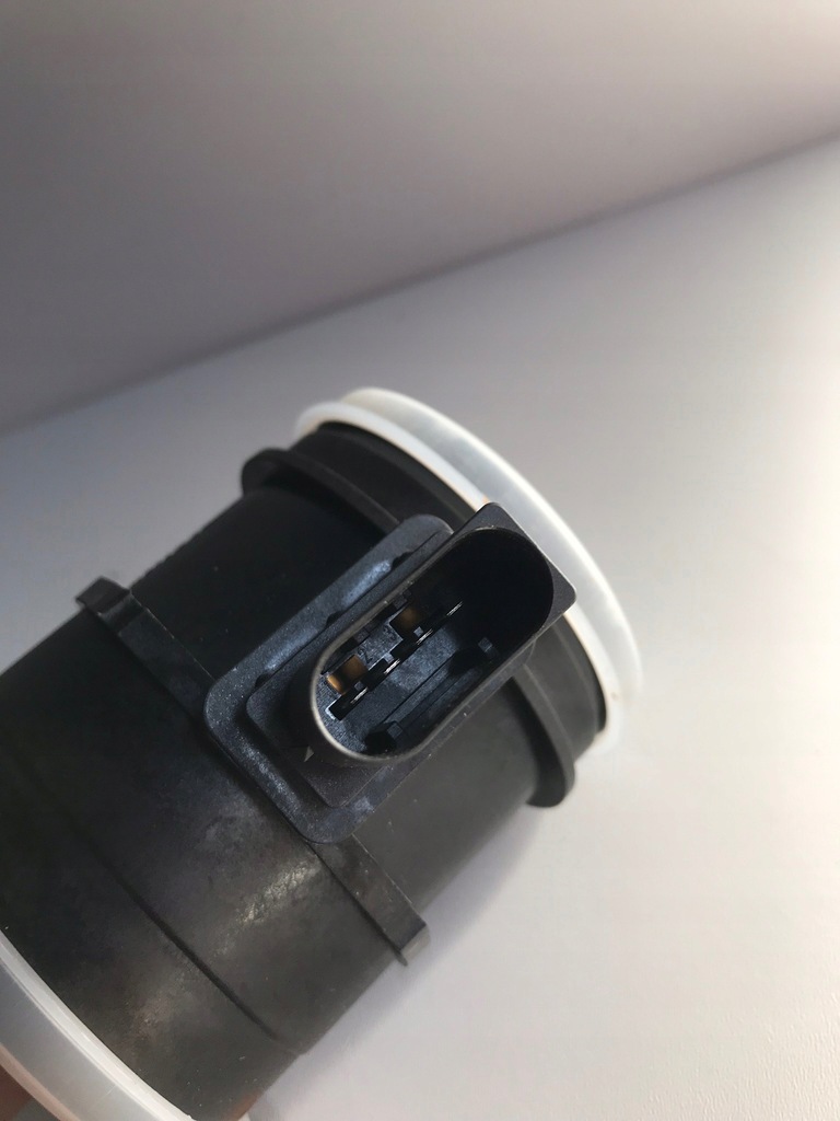 BMW E90 E91 E84 E82 2,0 D Luftströmungsmesser 1362778743 NTK 91534 Product image