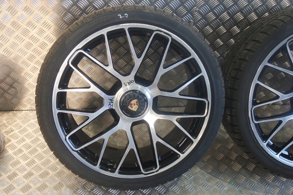 PERFEKTE LEICHTMETALLFELGEN WINTER PORSCHE 991 20'' Y127 Product image