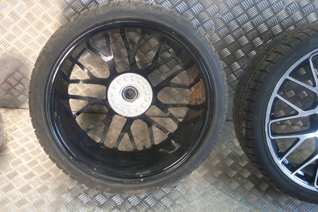 PERFEKTE LEICHTMETALLFELGEN WINTER PORSCHE 991 20'' Y127 Product image