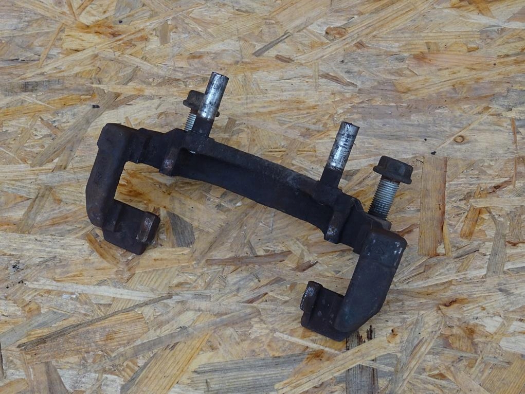 AUDI A3 8P QUATTRO SPORTBACK CLAMP HAKEN VORNE 741 312mm Product image