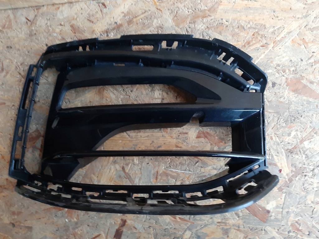 KÜHLERGRILL VORNE RECHTS BMW F40 7459718 Product image