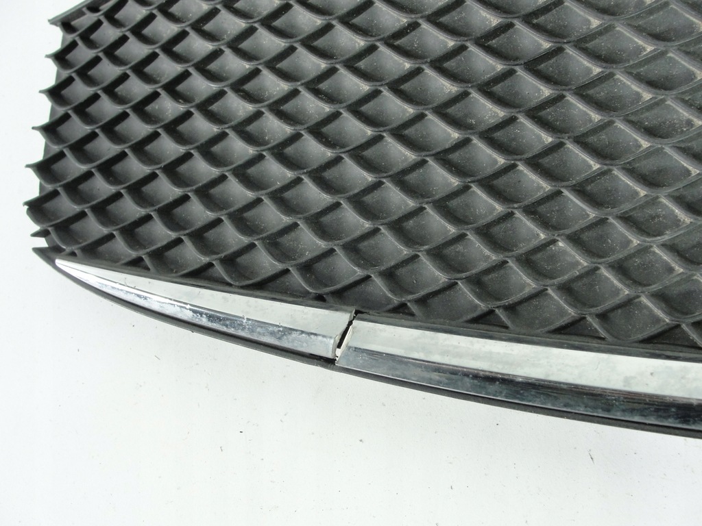 KÜHLERGRILL RECHTS MERCEDES W213 E A2138850822 Product image