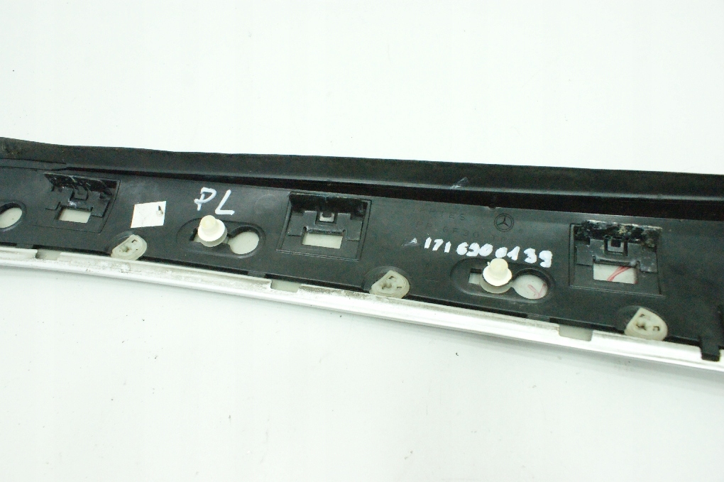 PFOSTENABDECKUNG LINKS 775 MERCEDES SLK R171 Product image