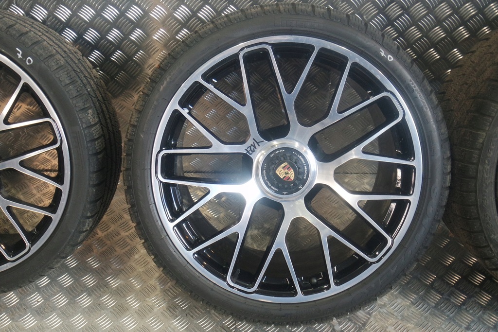 PERFEKTE LEICHTMETALLFELGEN WINTER PORSCHE 991 20'' Y127 Product image