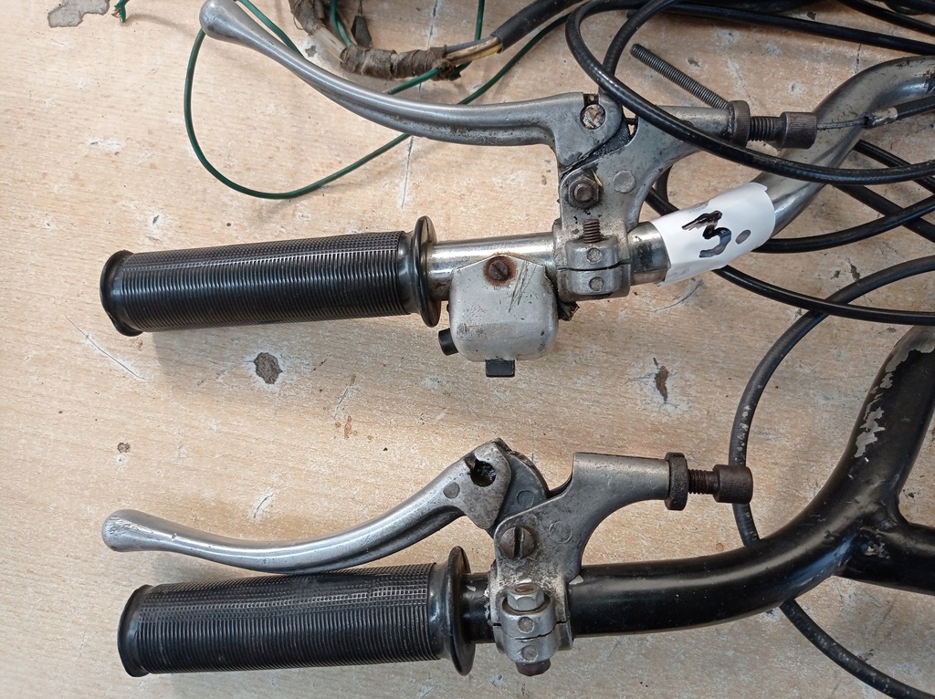 WSK - Vögel - Lelek - Lenkrad mit Türgriffen - 4 Stücke (1,2,3,4) Product image