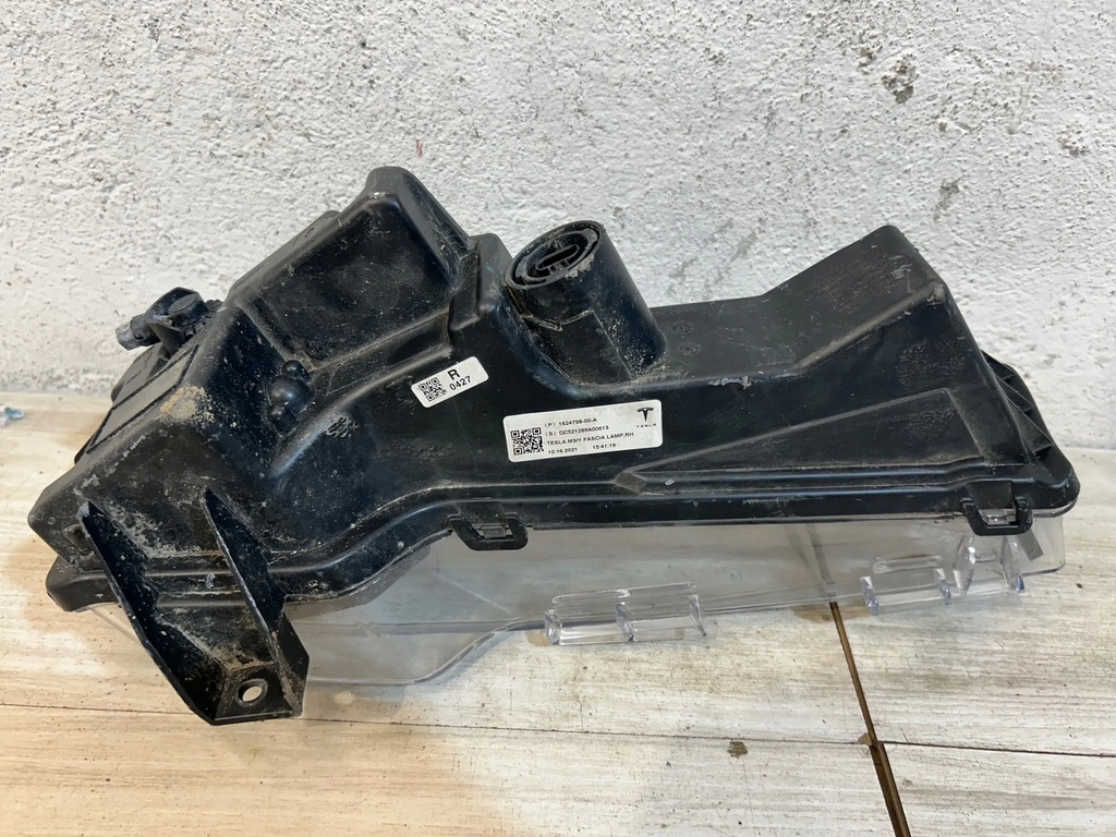 Tesla Model 3 Halogen vorne rechts Product image