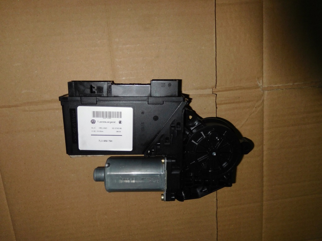 VW Touareg 2004, Fensterhebermotor hinten rechts 7L0959794 Product image