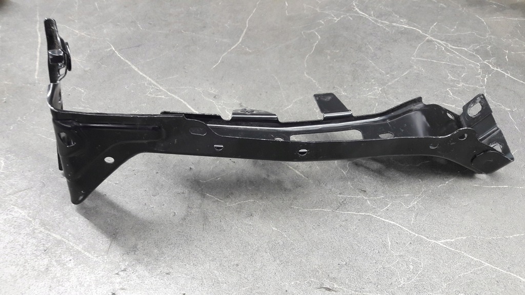 8W0821136C Audi A4 B9 8W Handle Support Bloter -Befestigung rechts vorne Product image