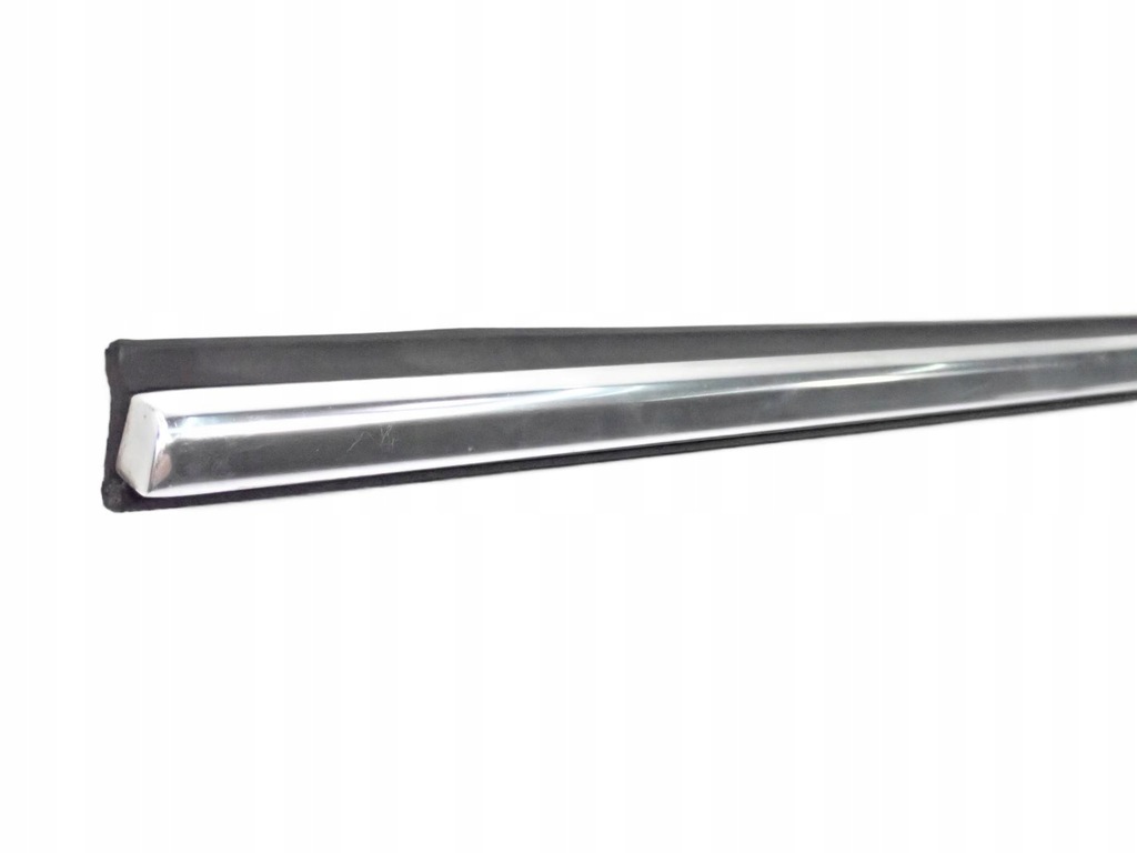 FENSTERSCHUTZLEISTE A8 S8 LINKS HINTEN 4D0853767E Product image