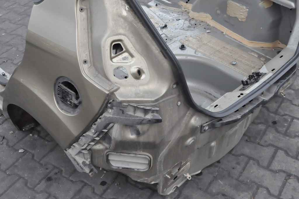 FORD FIESTA MK7 5D GANZER HINTEN ASS BATH GÜRTEL VIERTEL LINKS RECHTS Product image