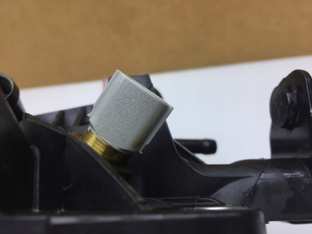 Renault Clio V 1.6 E-Tech Hybrid Thermostat Wassersensor Product image