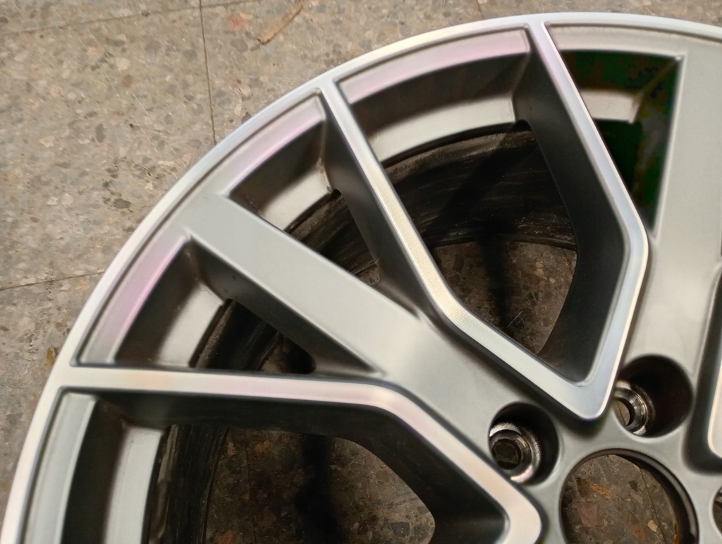 8W0601025DH Aluminium RIM 8.5JX19H2 ET40 5X112 ADI SPORT A4 B9 8W A5 S5 Product image
