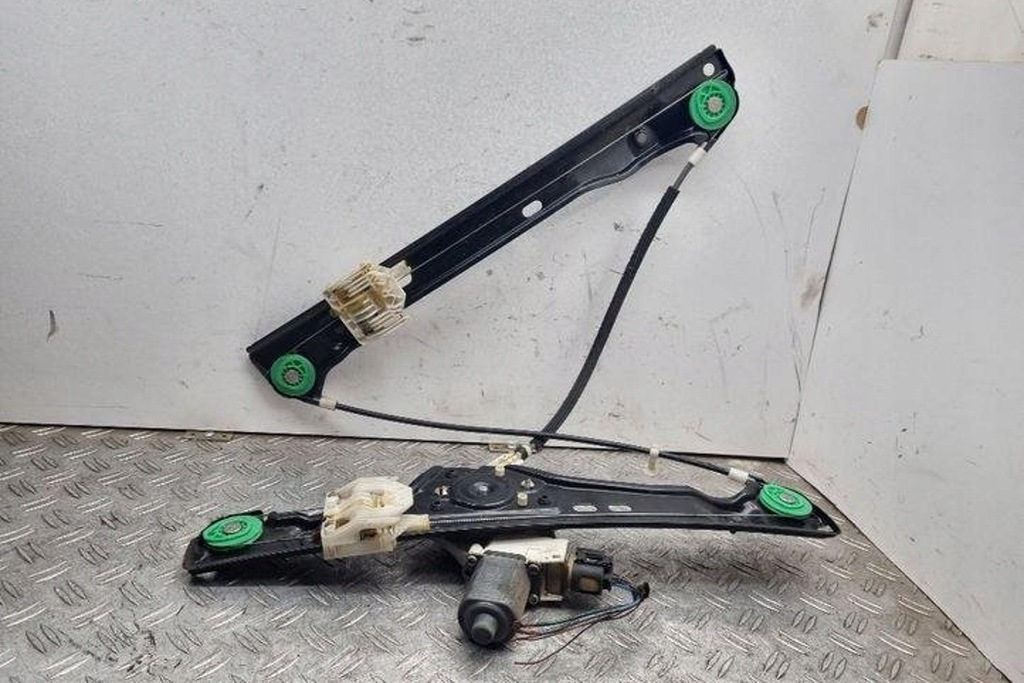 Linker Aufzug des linken Wicklers BMW 3 Touring (E91) 6927028 2.0L Product image