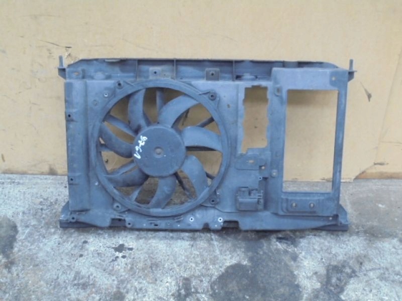PEUGEOT 308 UND FRONTRIEMENLÜFTER 9650316080 Product image
