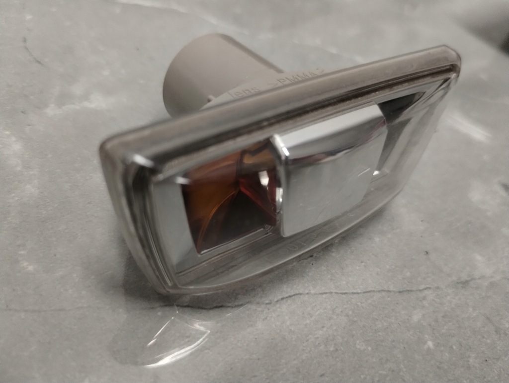 BLINKER RECHTS ASTRA H CORSA D/E INSIGNIA ZAFIRA MERIVA B GM 13497990 Product image