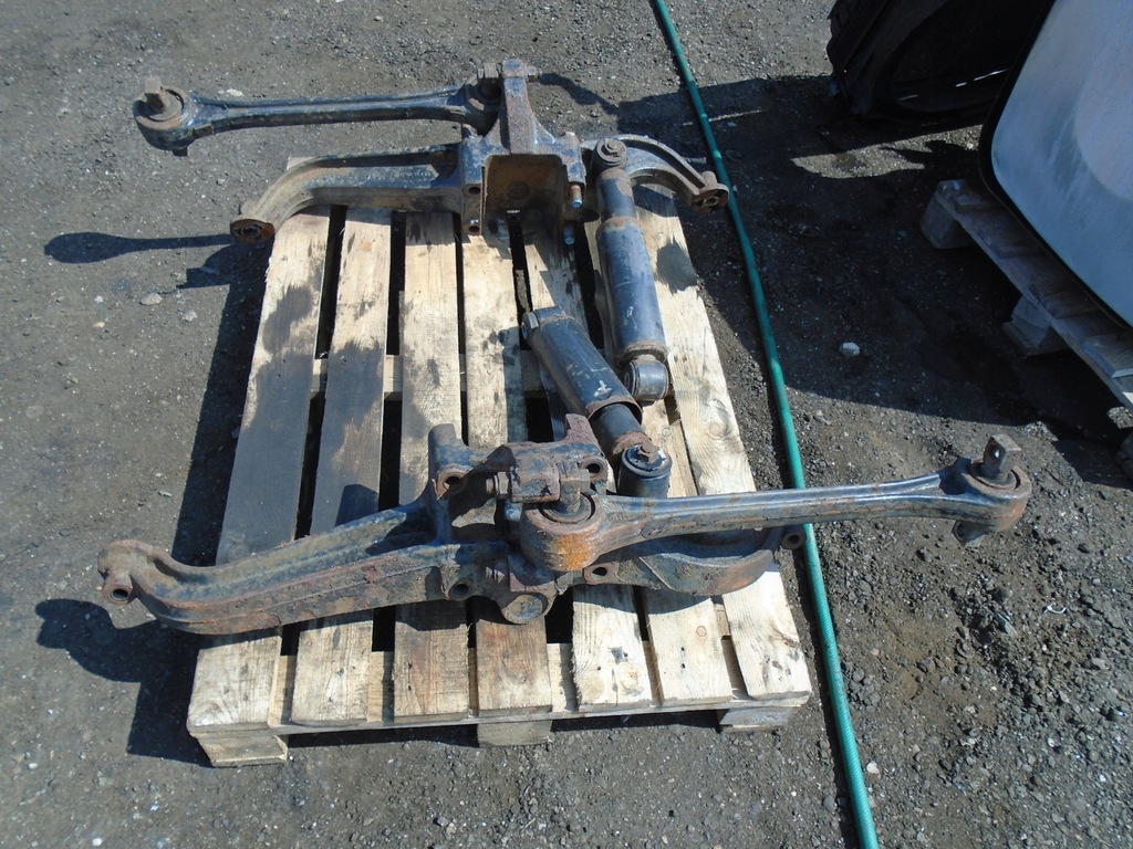 Man TGA Suspension Reser Set Słica Hub Terminal, Säule, Brücke Product image