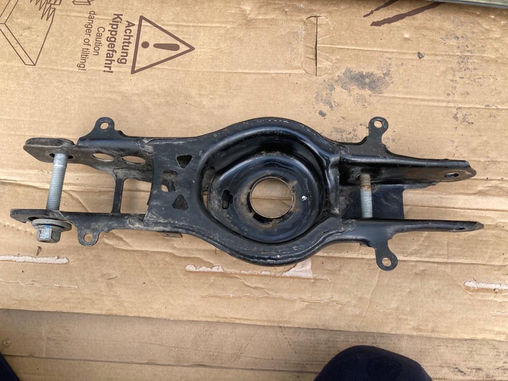CHEVROLET CAMARO 16+ QUERARM HINTEN UNTEN LINKS RECHTS Product image
