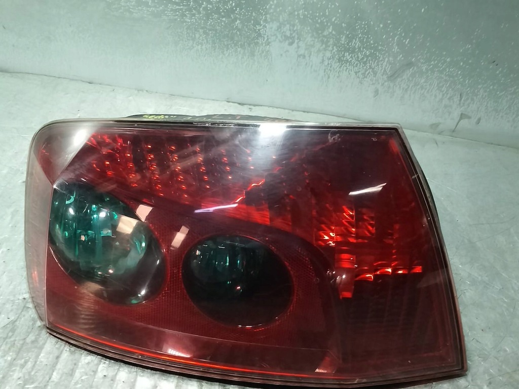HECKLEUCHTE LINKS PEUGEOT 407 9656606380 SEDAN Product image