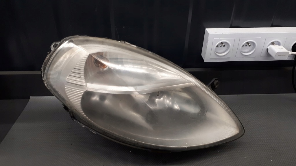 270532-00R Right Lancia ypsilon II Hella Product image