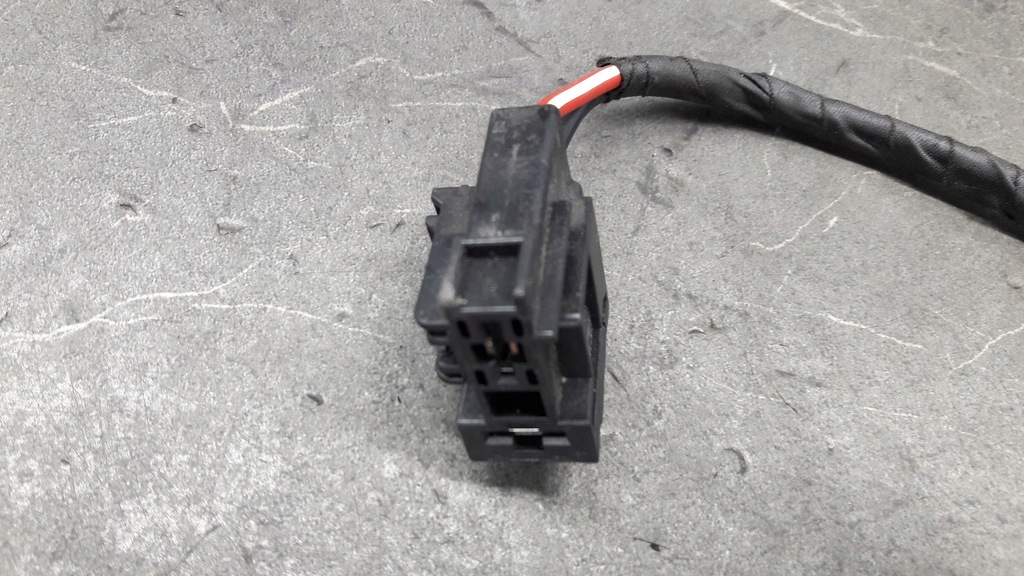 1K0972117a Flat Contact Housing Volkswagen Audi Product image