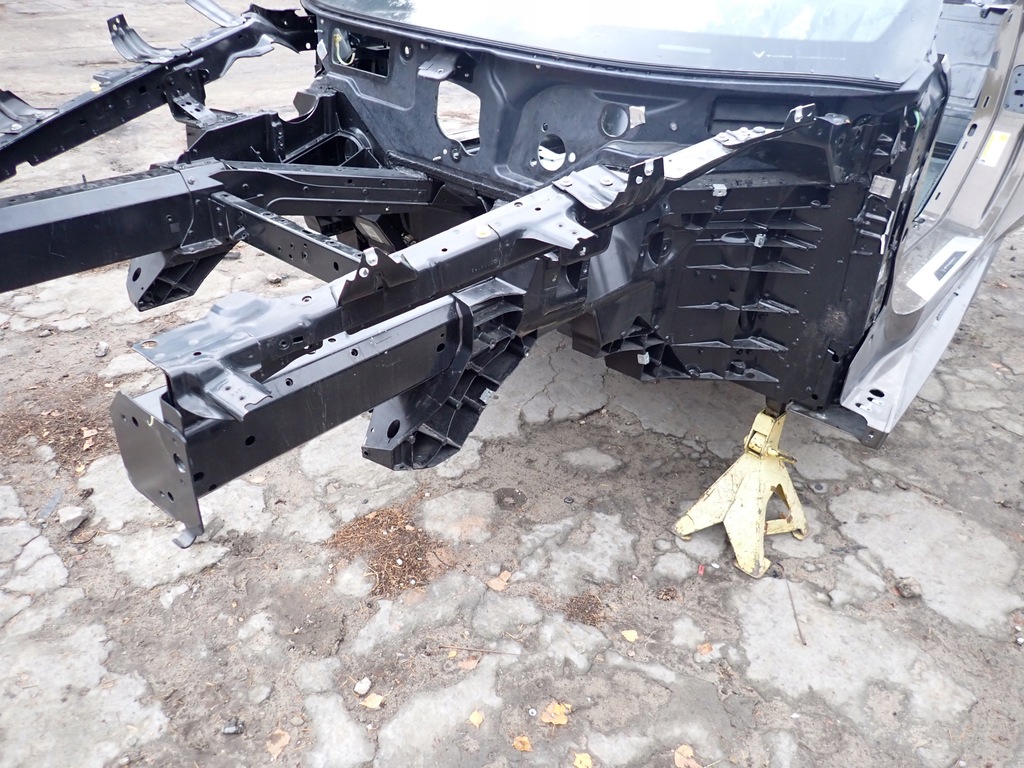 Schürze rechts Kotflügelhalterung links vorne Chevrolet Corvette C8 2020- Product image