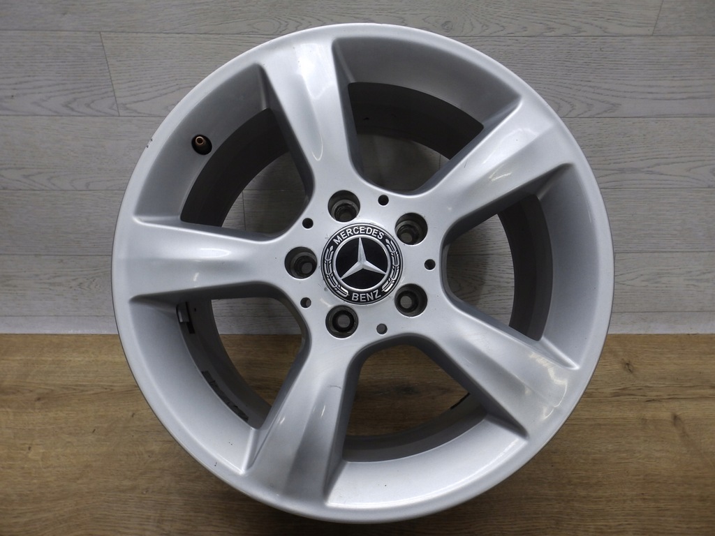Mercedes C-Klasse A203 Felgen 7Jx16H2 Et31 5x112 Product image