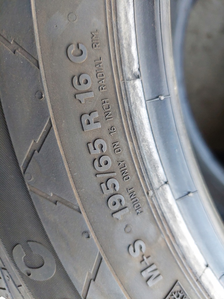 REIFEN 195/65R16C CONTINENTAL VANCOWINTER 2 9mm 1 STK. (D68) Product image