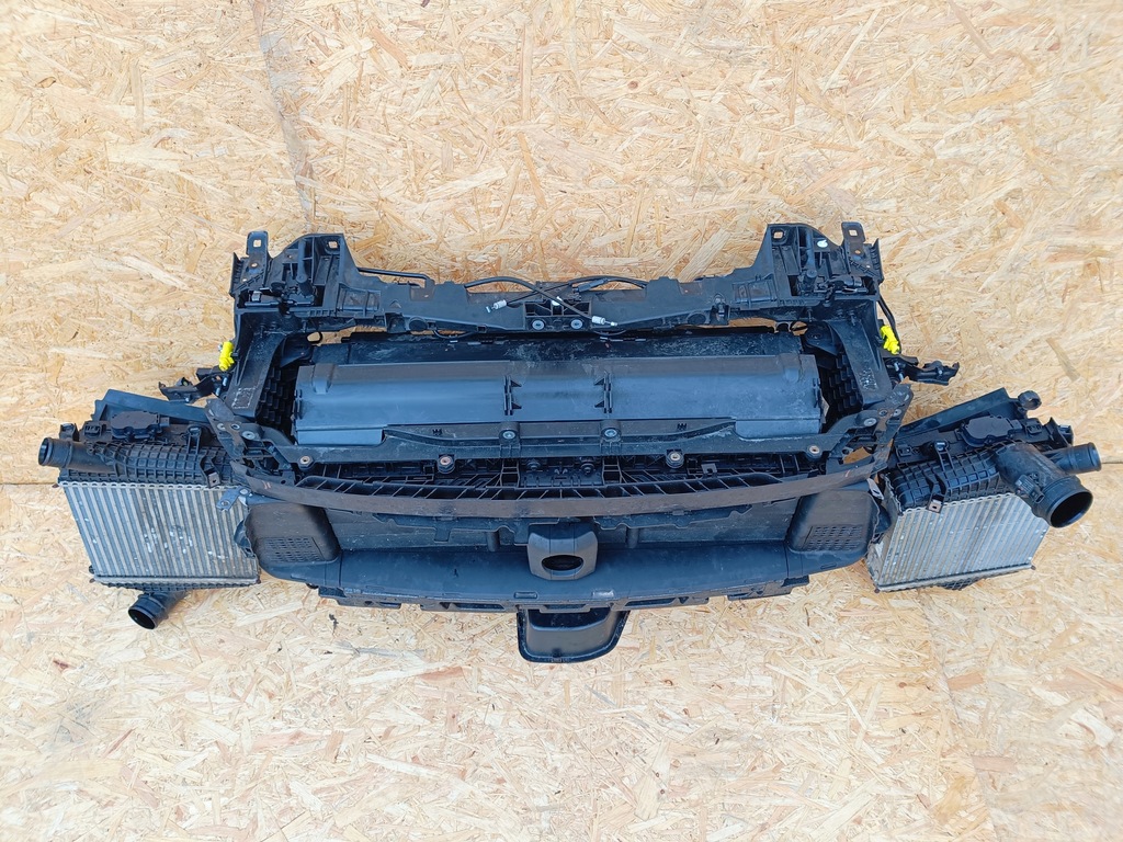 Porsche Cayenne E-Hybrid 2022r Front in der Farbe M7Q Maske 9Y 9Y0 Stoßfängerlampe Product image