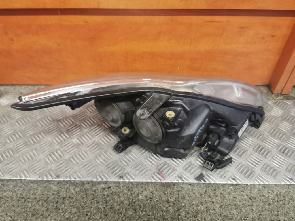 FOCUS MK2 LAMPE LINKS VORNE UK 8M51-13W030-BD Product image