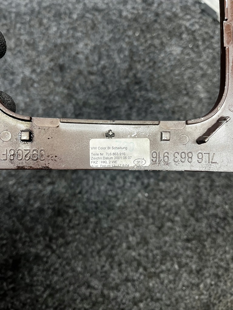 VW Touareg und 7L 7L6863916 Sockel Product image