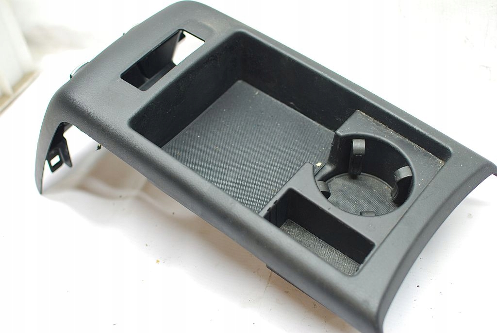 Hinterer Mitteltunnelgrill 4F0863351E Schwarzes Leder Audi A6 C6 Avant Product image