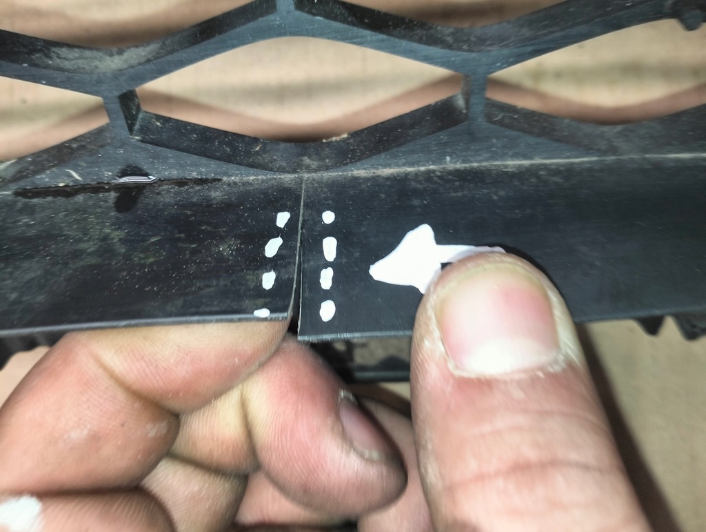 MITTLERER GRILL-STOßSTANGE VORNE MAZDA 6 GH LIFT 2010-2012 Product image