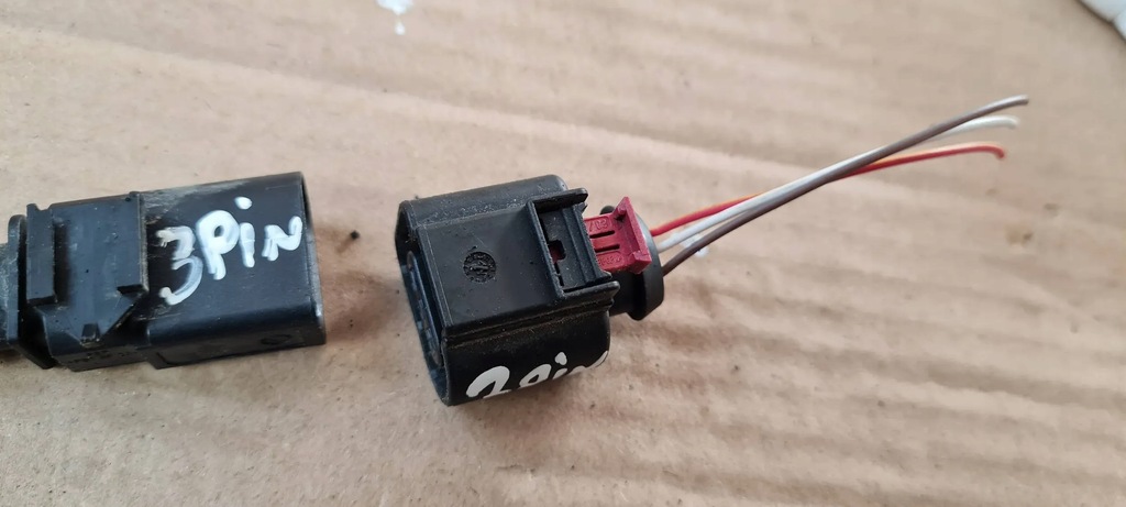 A5 8W STECKER CUBE 1J0973803 VW AUDI A4 B9 8W A5 Q7 4M Q5 80A Product image