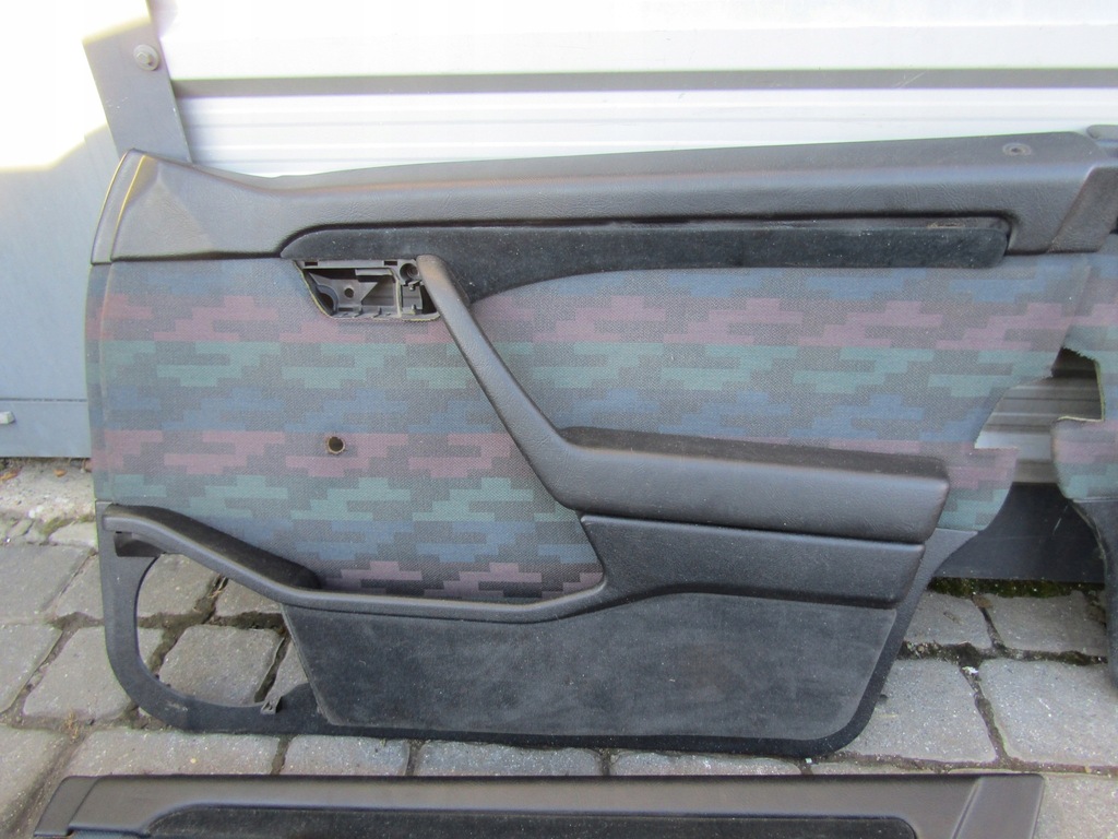 2 MERCEDES W202 93–97 BACON TÜRPOLSTERUNG 4 STÜCK SCHWARZE FARBE Product image