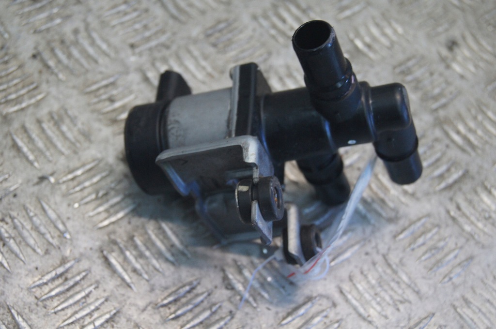 Kia EV6 Wasserventil Product image