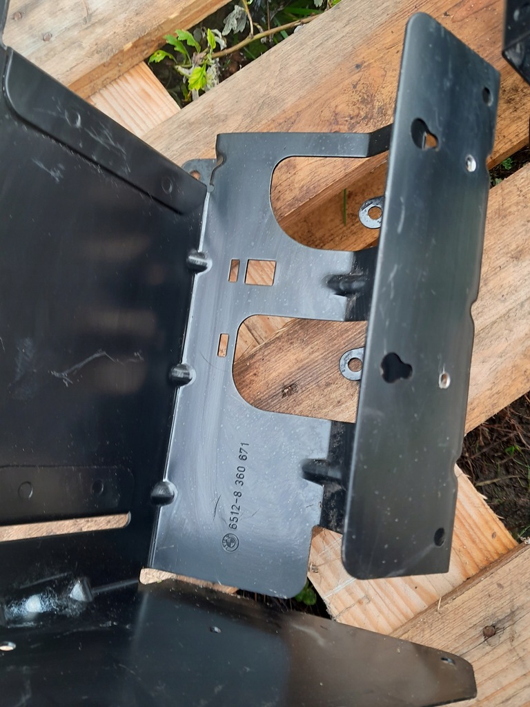 BMW E36 CD-Wechsler-Montagehalterung Product image