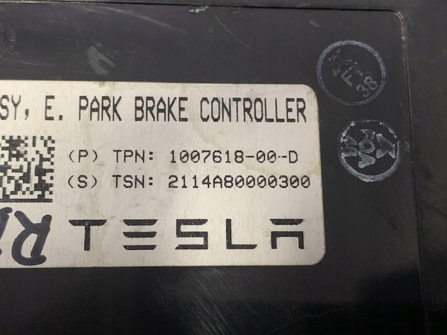 Tesla S Parkbremssteuergerät ECU 1007618-00-D Product image