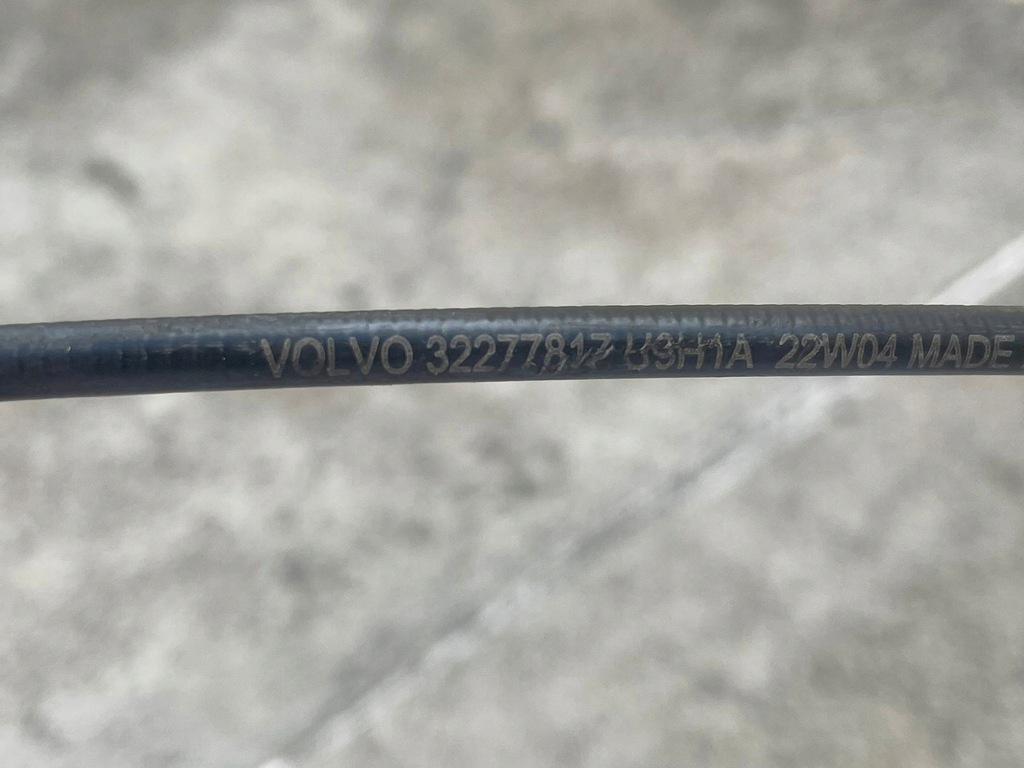 Volvo XC40 C40 Recharge, Kabel zum Öffnen des Motorhaubenschlosses Product image