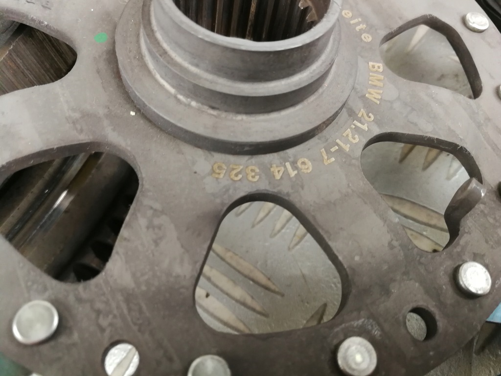 7614326 7614327 Kupplungsdruckplatte Zweimassenschwungrad BMW F20 F21 F22 1,5 T Product image