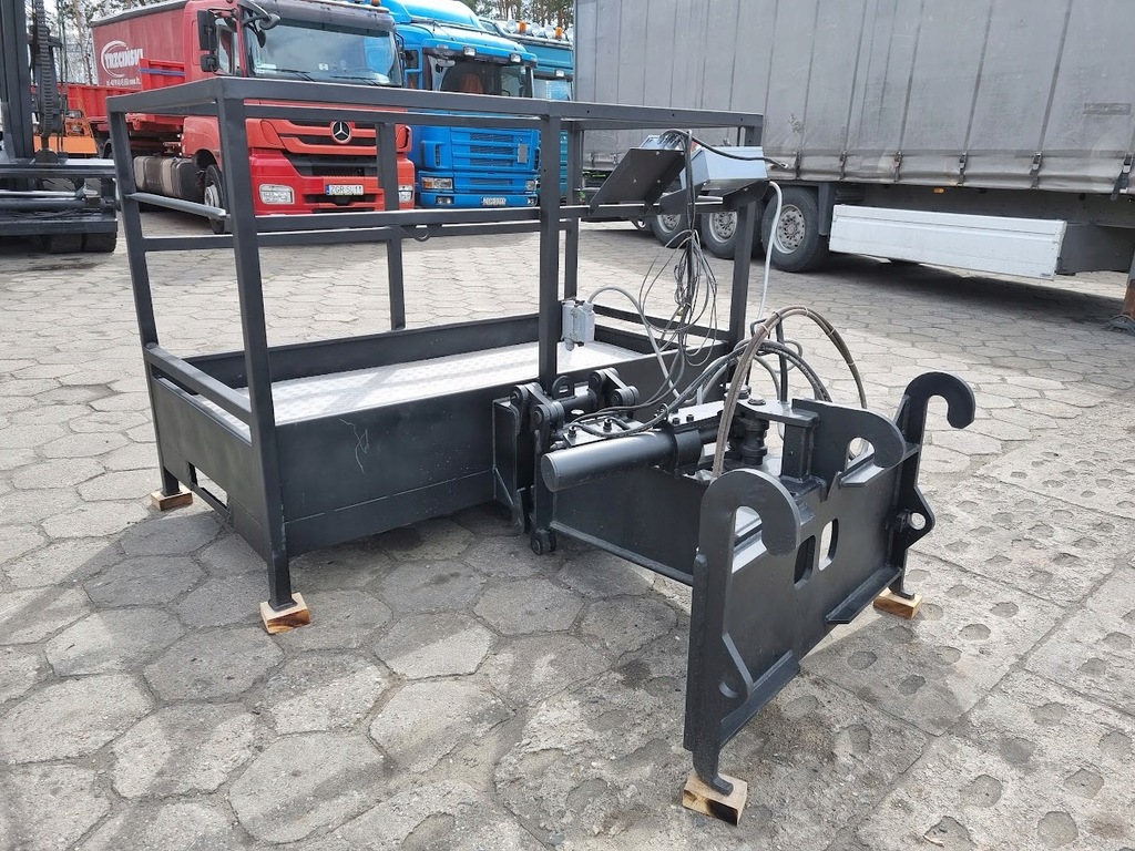 HYDRAULISCHER ARBEITSKORB MIT STEUERUNG * MERLO MANITOU DIECI TEREX Import Product image