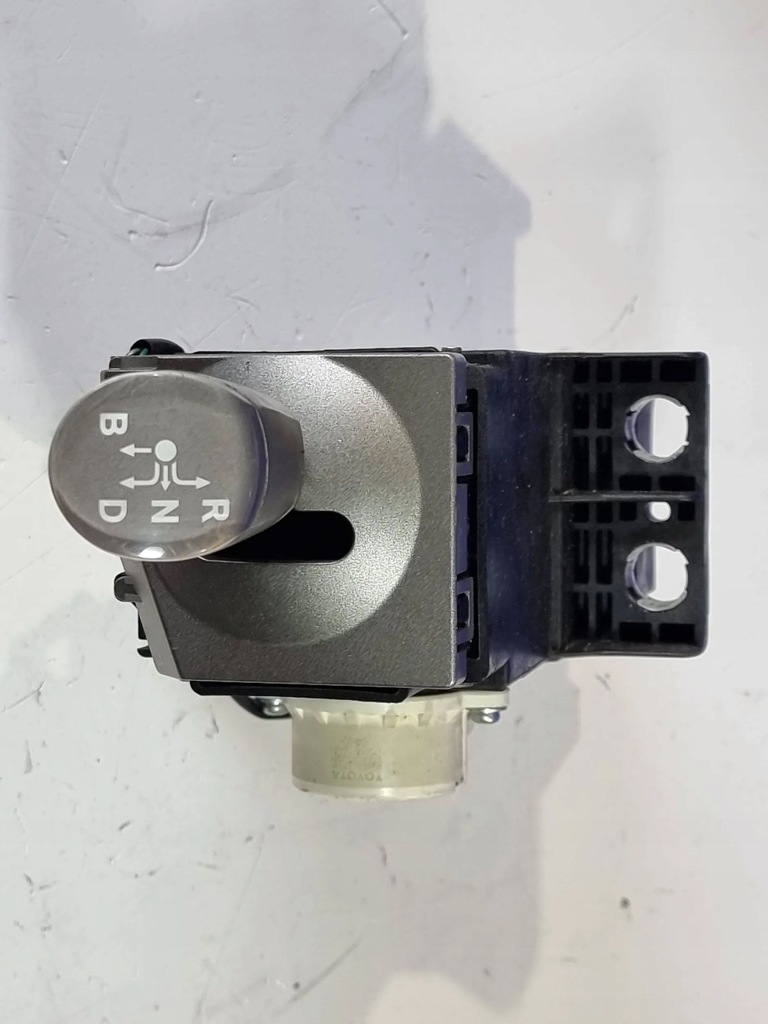 Toyota Prius (NHW20) 2006 Wagenheber und Schalthebel Product image